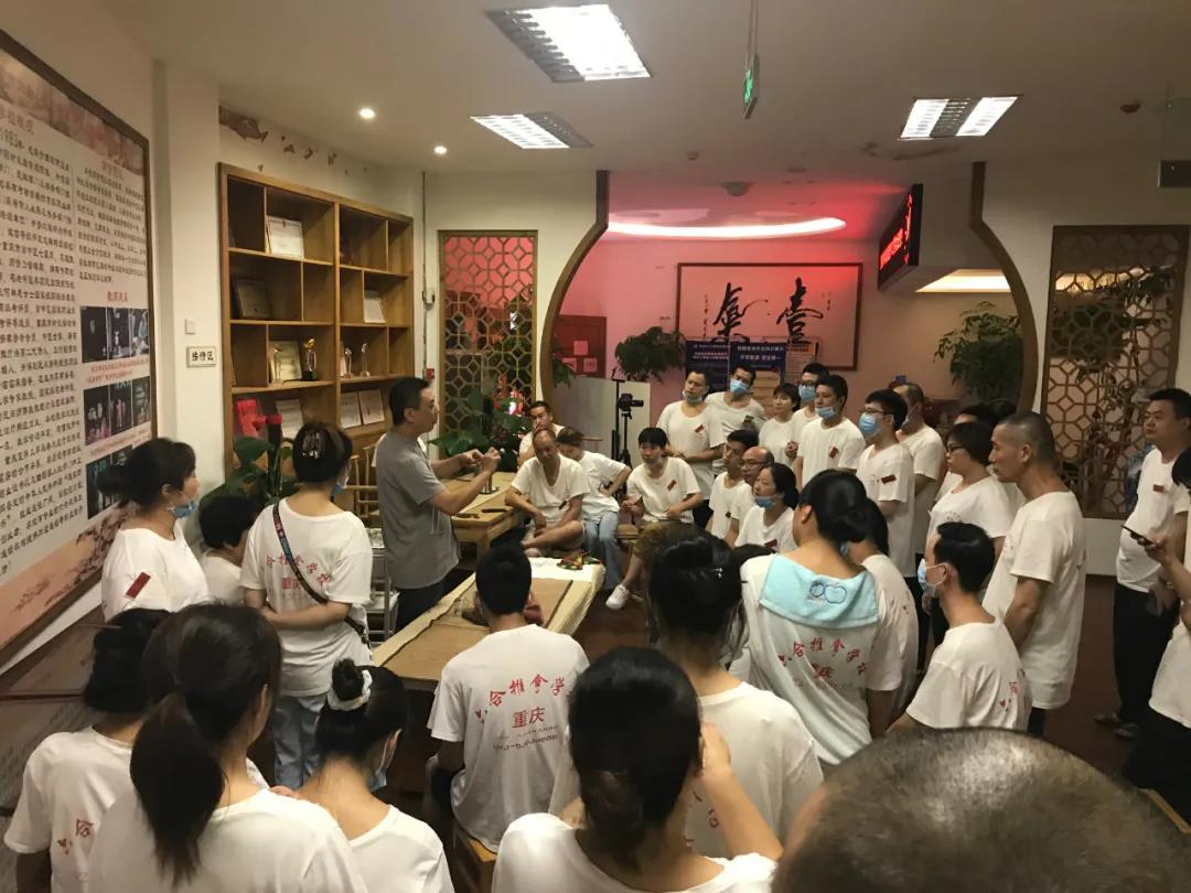 重慶到哪里學小兒推拿？哪個學校有短期培訓班？