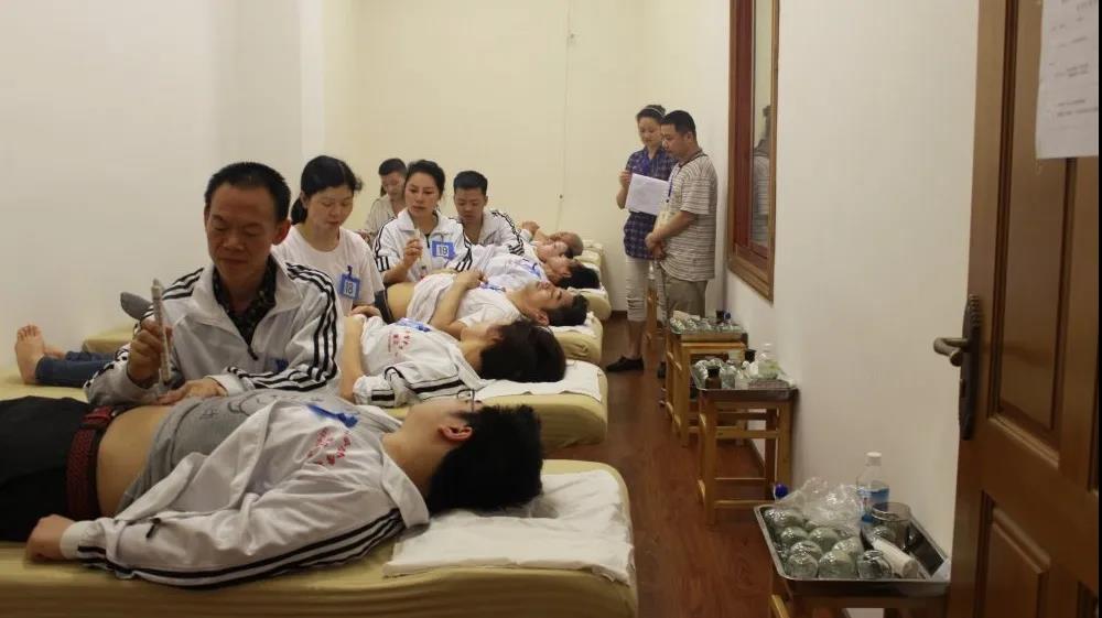 巴南哪里有專業的艾灸培訓學校？