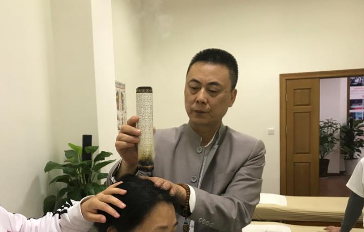 中醫艾灸怎么治療女性體寒？