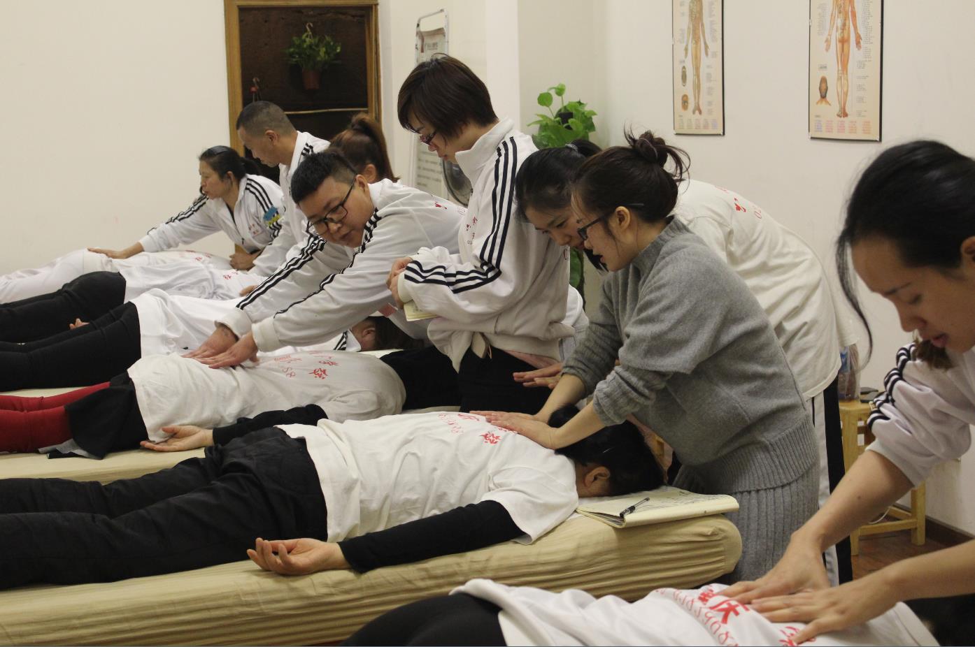 學中醫推拿怎么才更賺錢?專業中醫培訓學校給出答案
