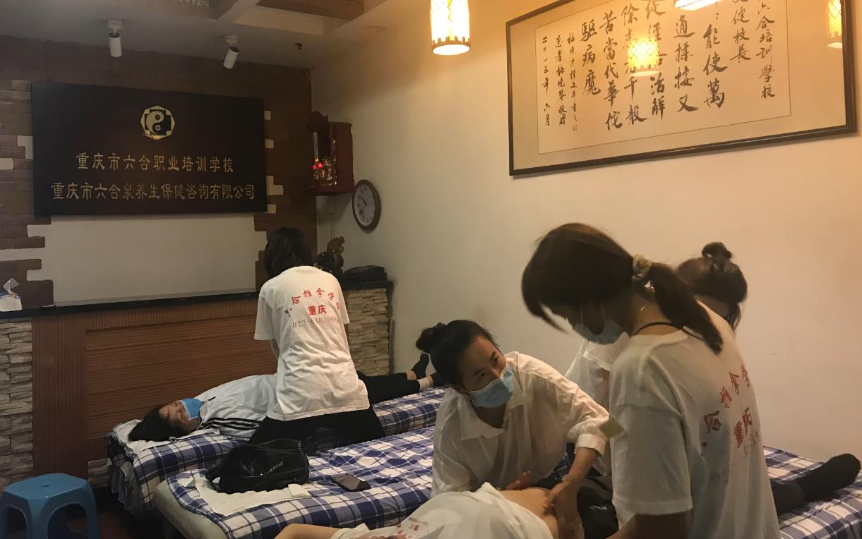 腰肌勞損有哪些癥狀？要怎么改善？