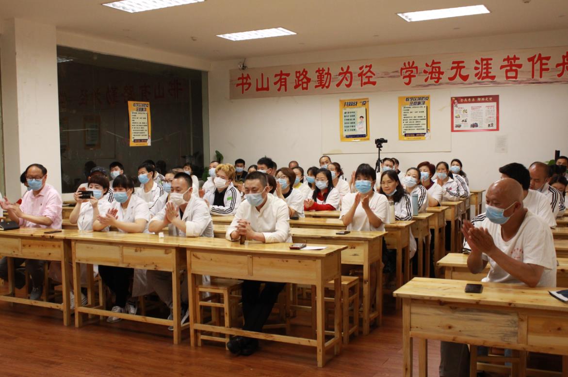 領證啦！新老學員齊聚六合學校結業典禮！