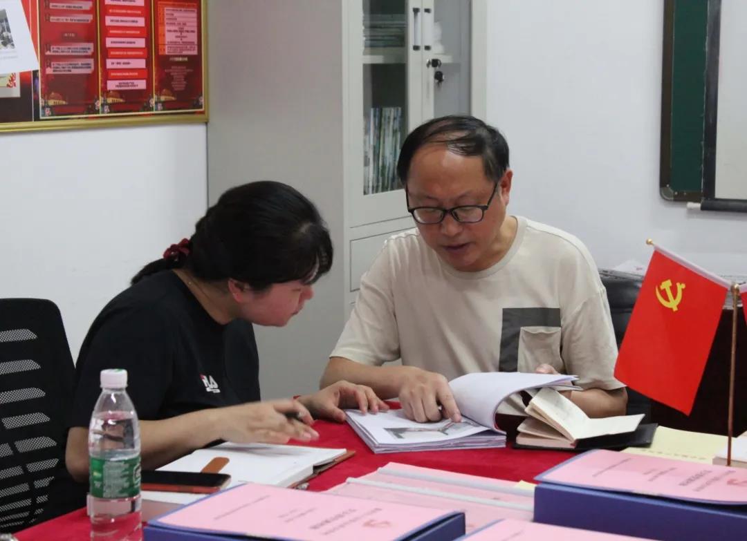 人社局黨建指導(dǎo)員蒞臨我校指導(dǎo)工作