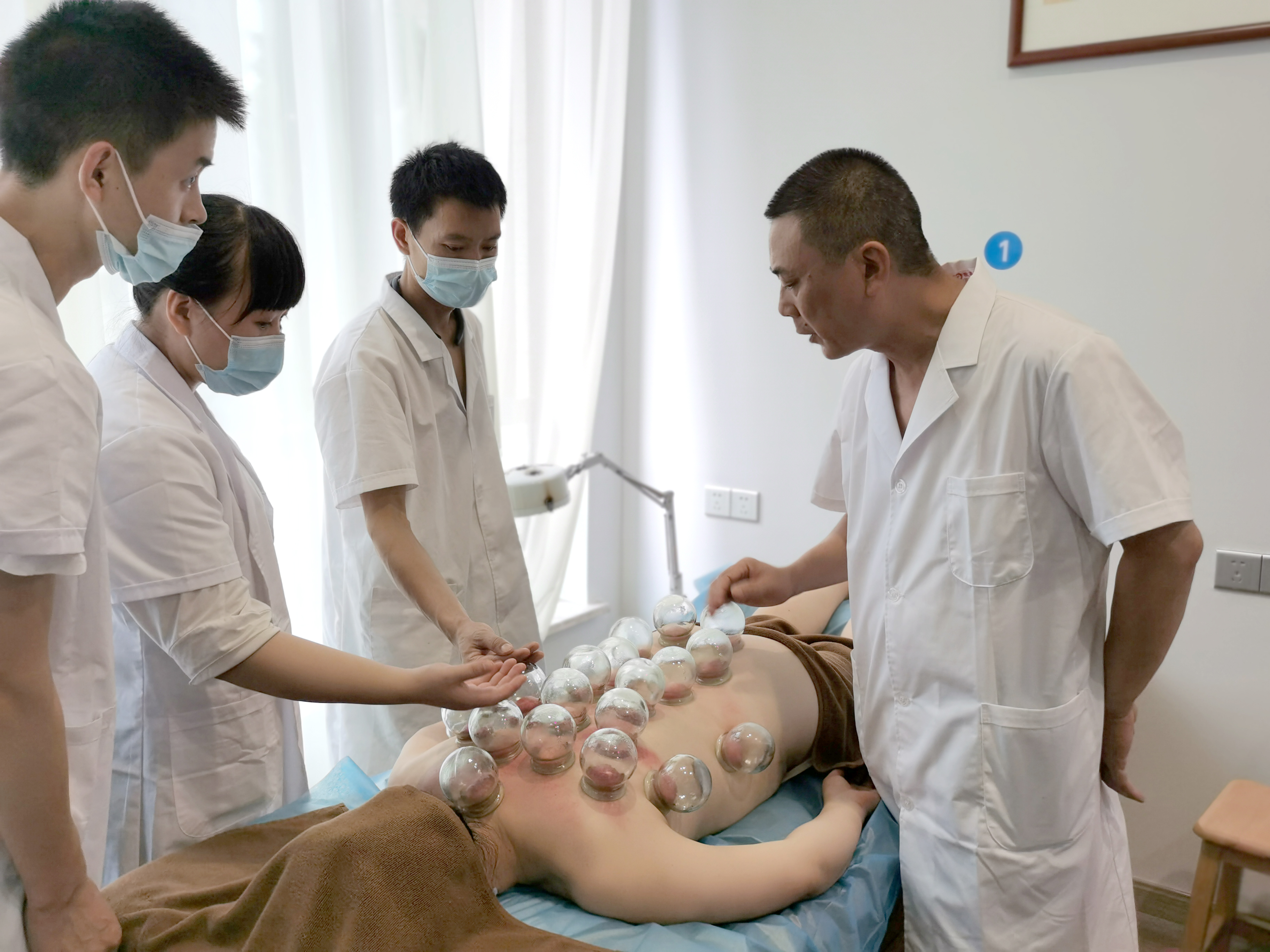 中醫拔罐培訓哪家強？重慶六合學校值得你來看一看！