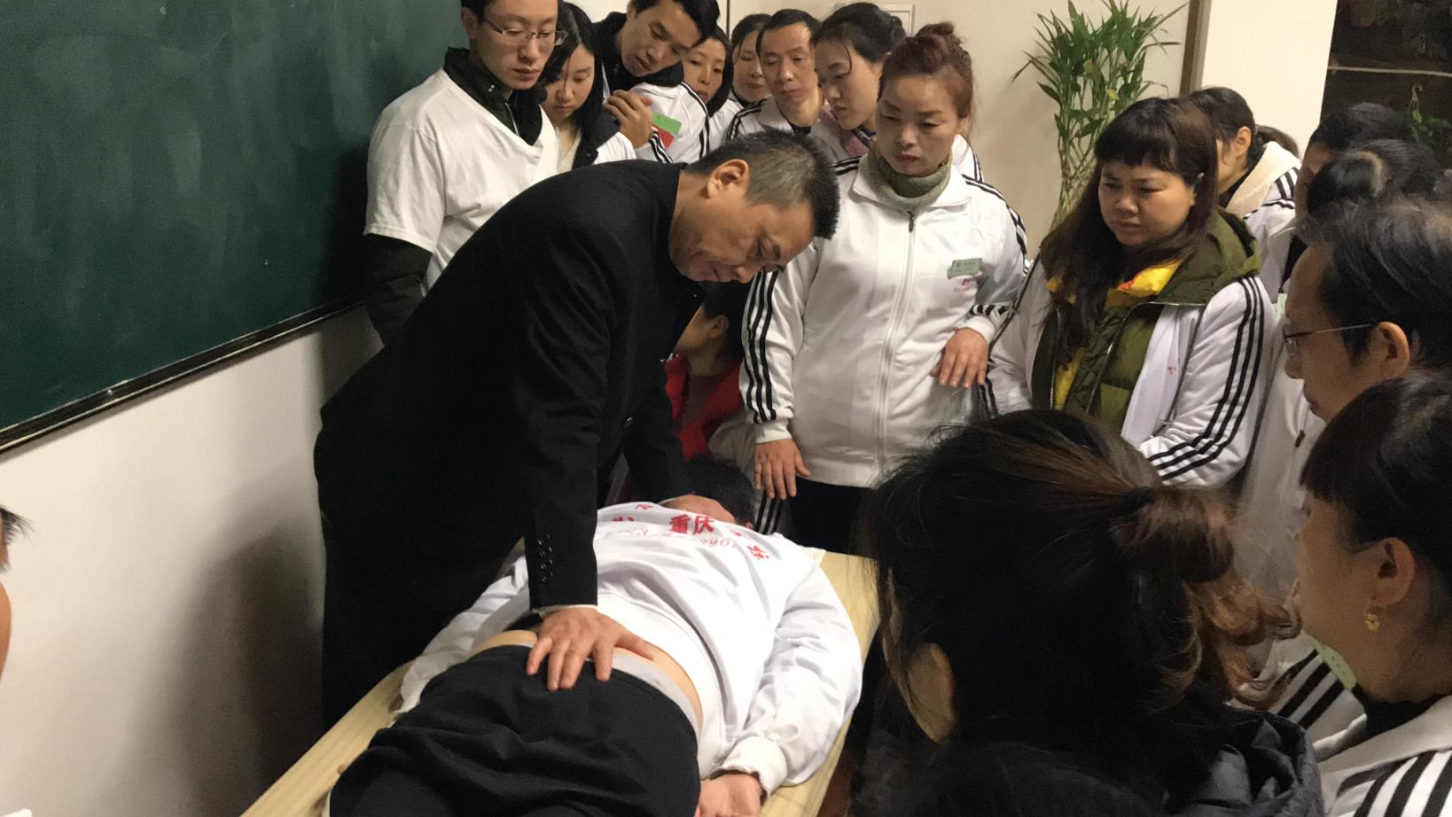 中醫推拿的4大好處 防病排毒調氣血助睡眠
